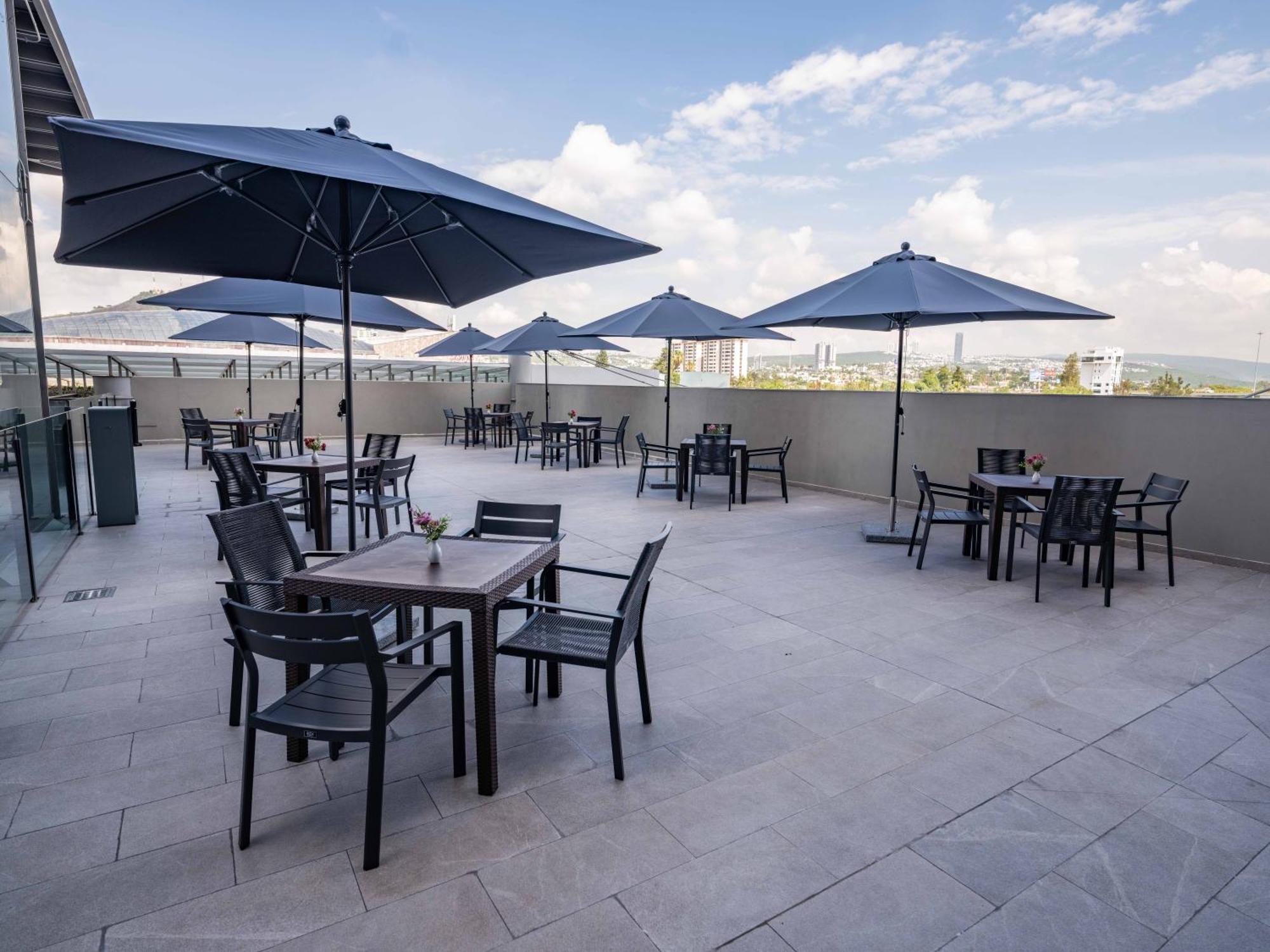 Galeria Plaza Leon Hotel Bagian luar foto