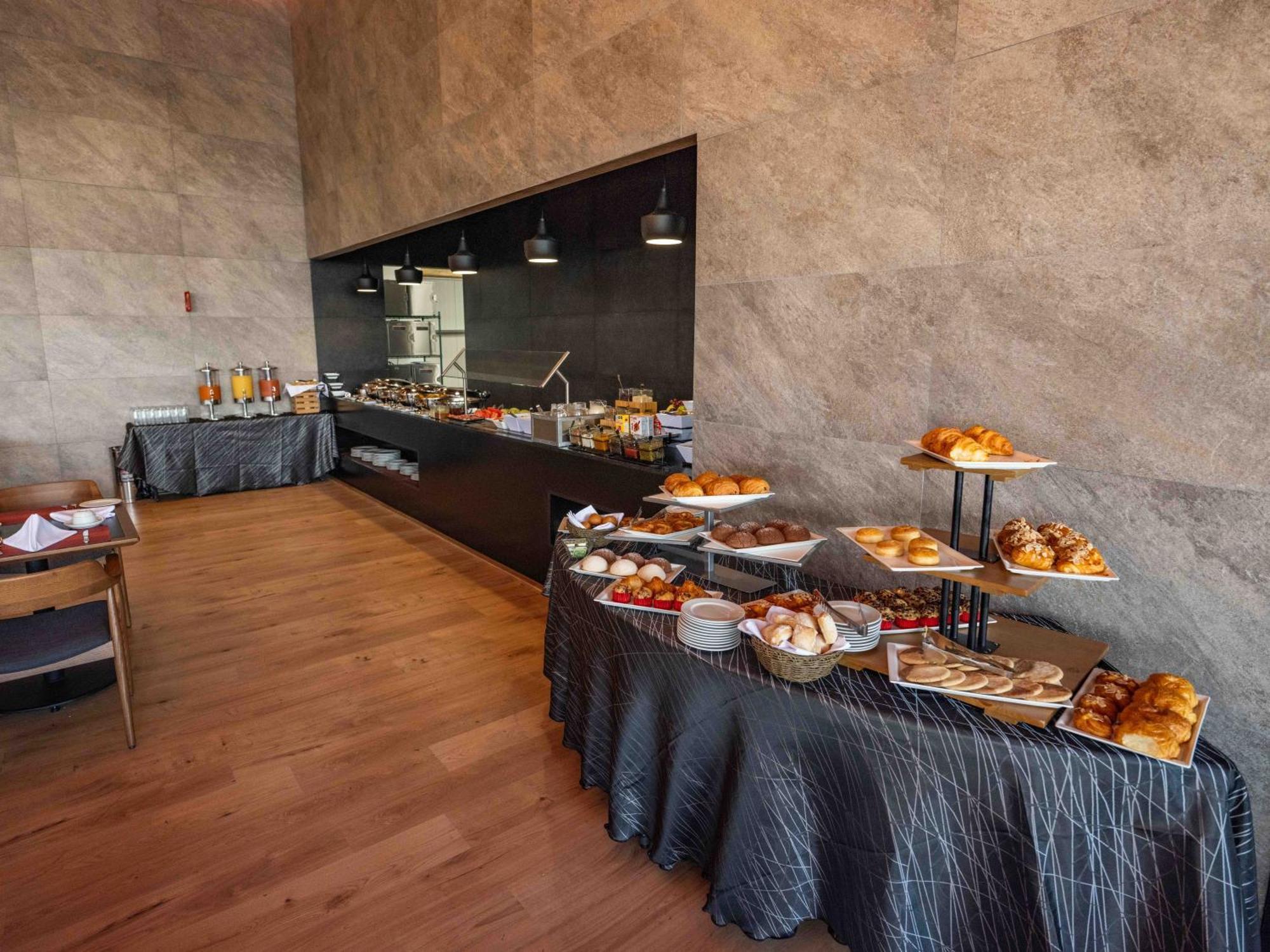 Galeria Plaza Leon Hotel Bagian luar foto